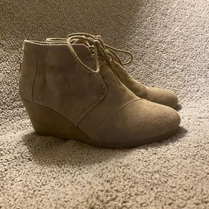 Tom’s Desert Wedge shoes sz 8